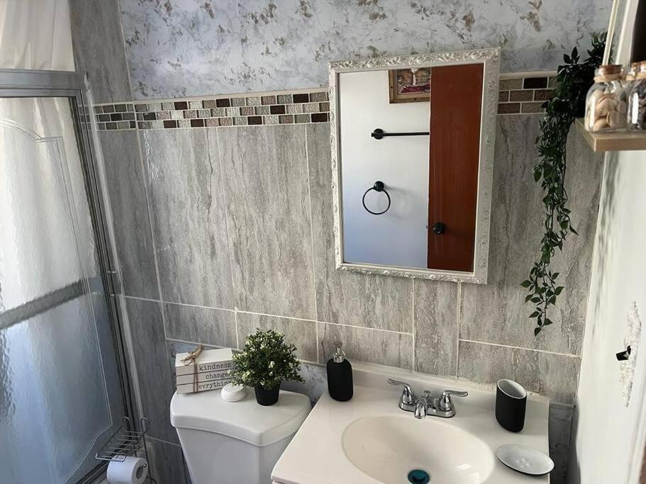 Your Cozy Comfy Rental Ню Йорк Екстериор снимка